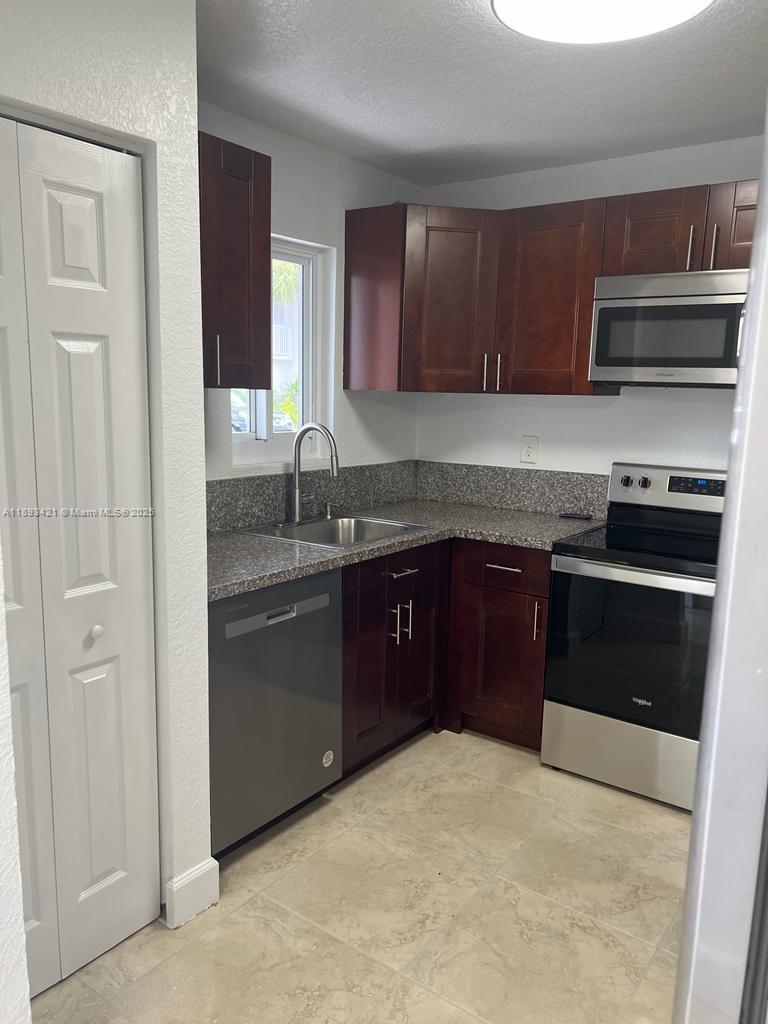 TERRAZAS DEL SOL CONDO - Residential Lease
