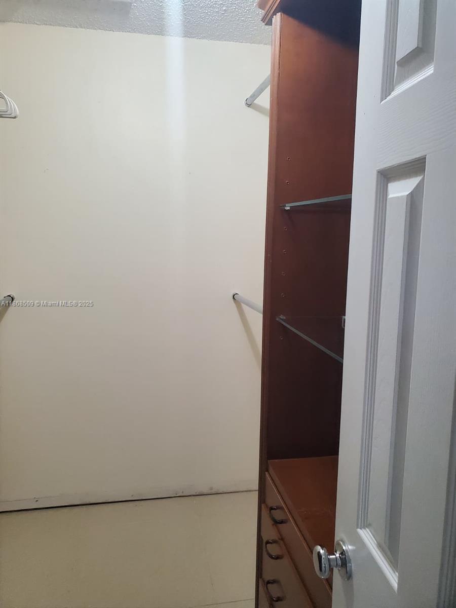 BOCA FONTANA PH 1 - Residential Lease