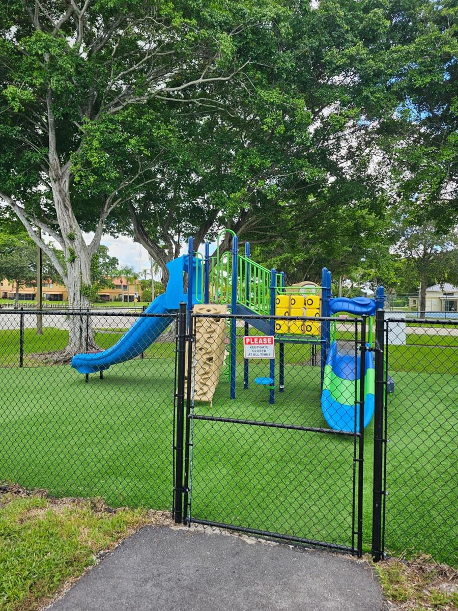 BOCA FONTANA PH 1 - Residential Lease