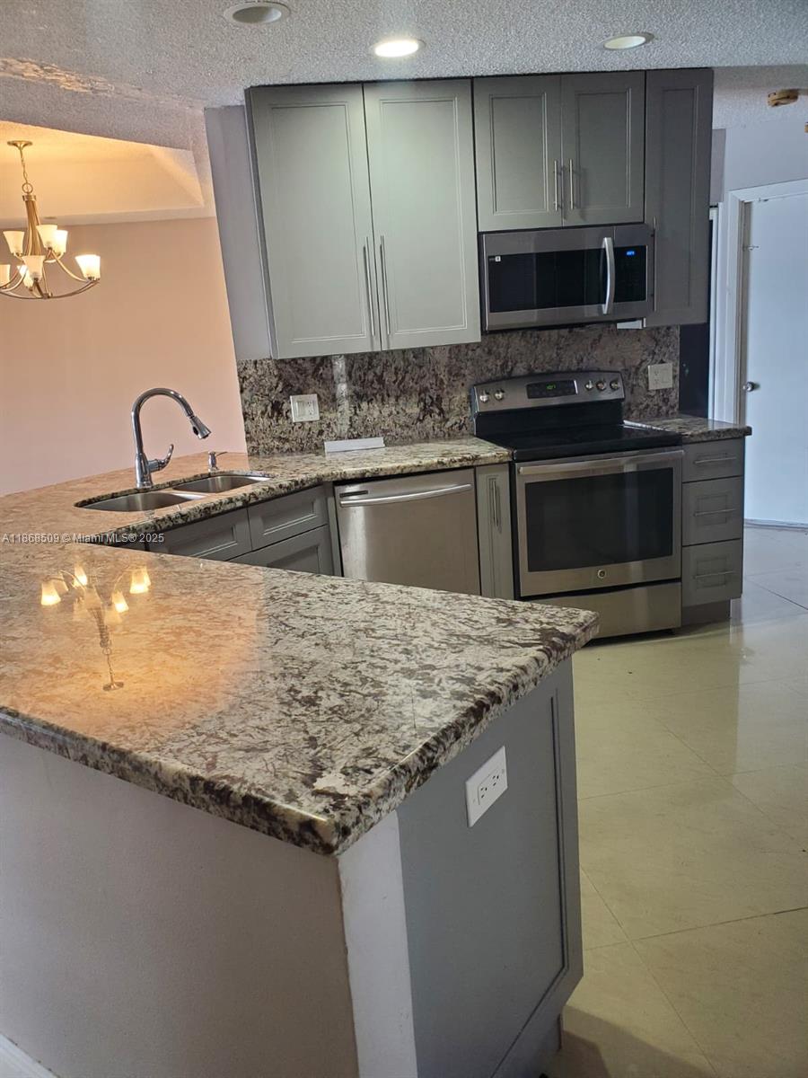 BOCA FONTANA PH 1 - Residential Lease