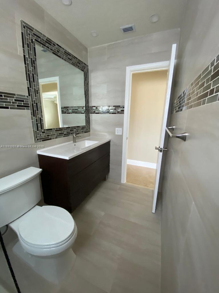 BIRD RD HIGHLANDS - Residential Lease