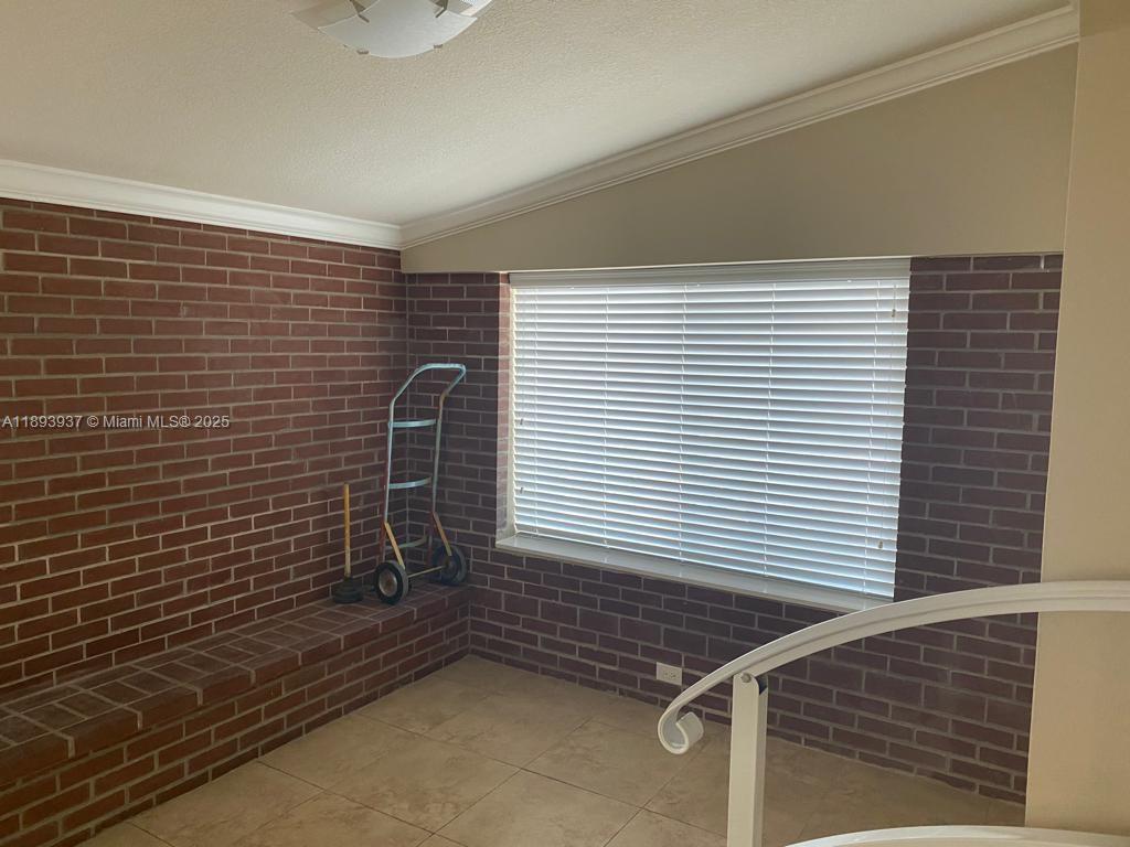 BIRD RD HIGHLANDS - Residential Lease