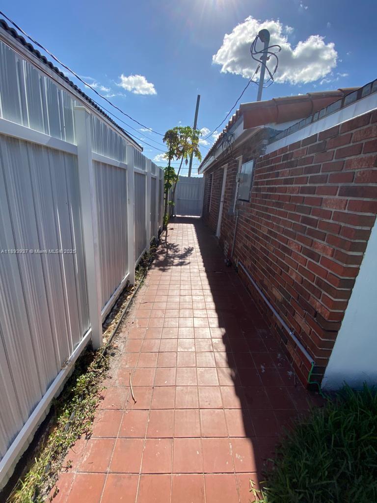 BIRD RD HIGHLANDS - Residential Lease