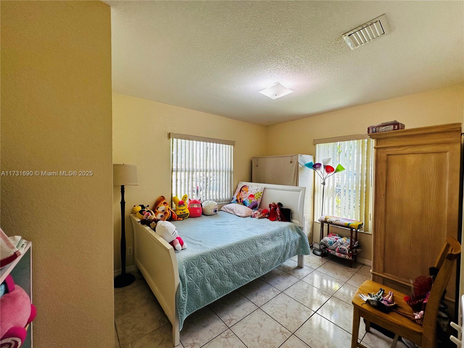 BROADVIEW COUNTRY CLUB - Residential