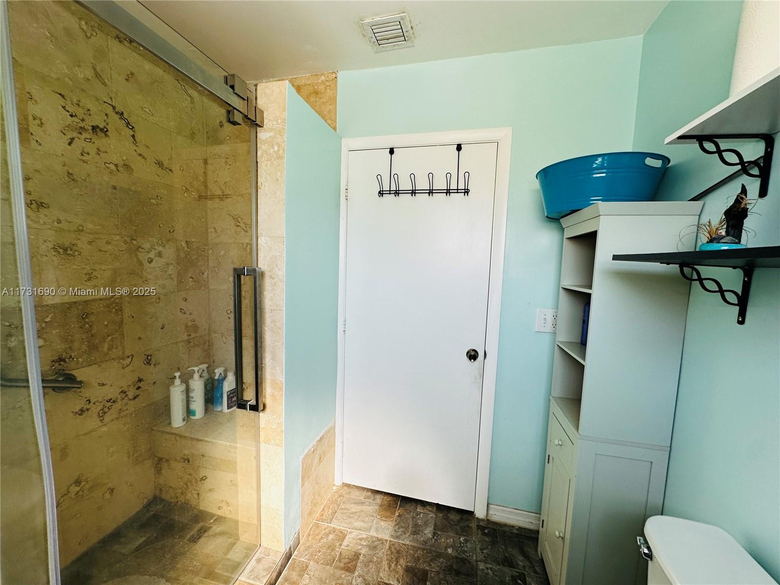 BROADVIEW COUNTRY CLUB - Residential