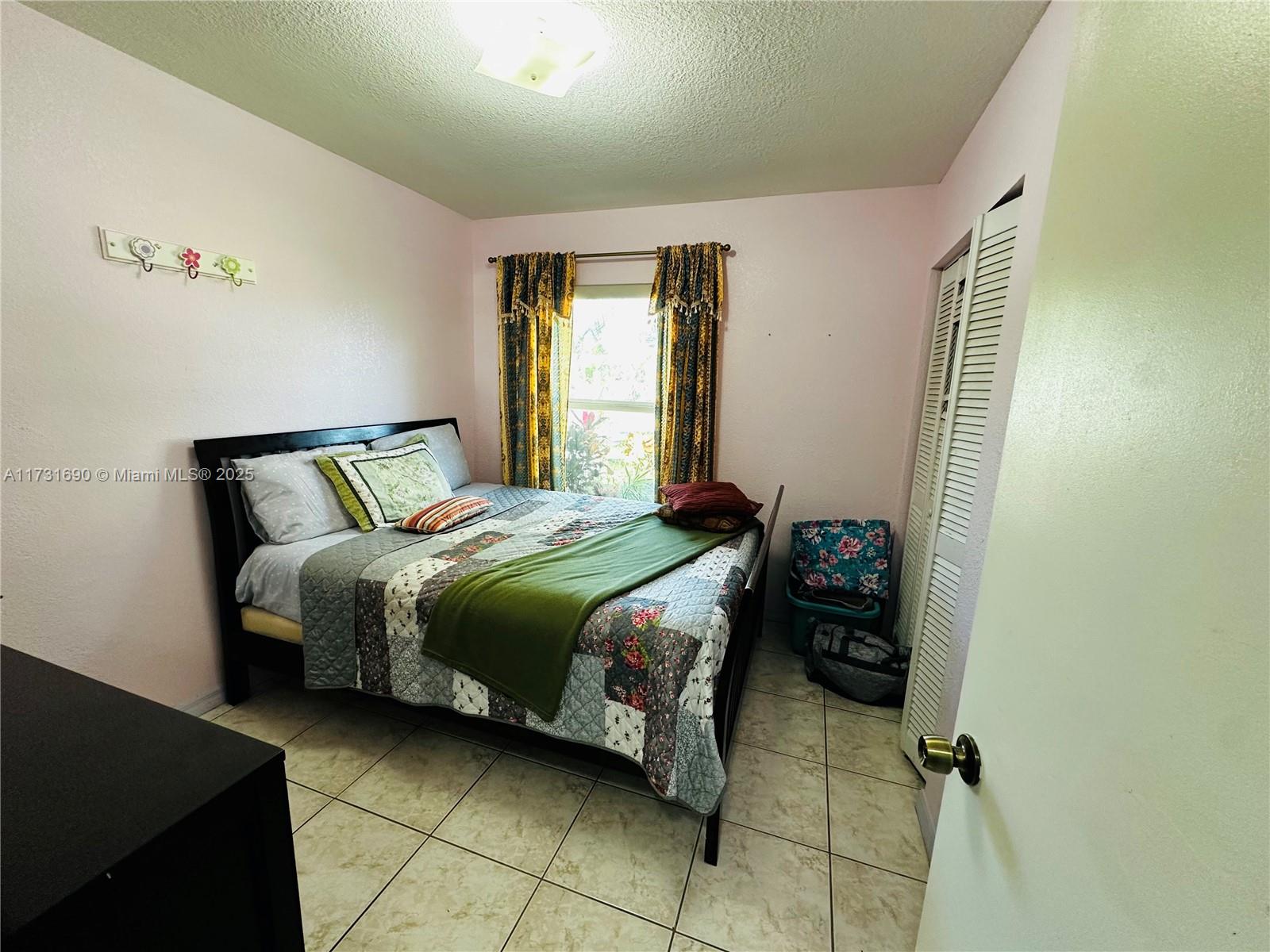 BROADVIEW COUNTRY CLUB - Residential
