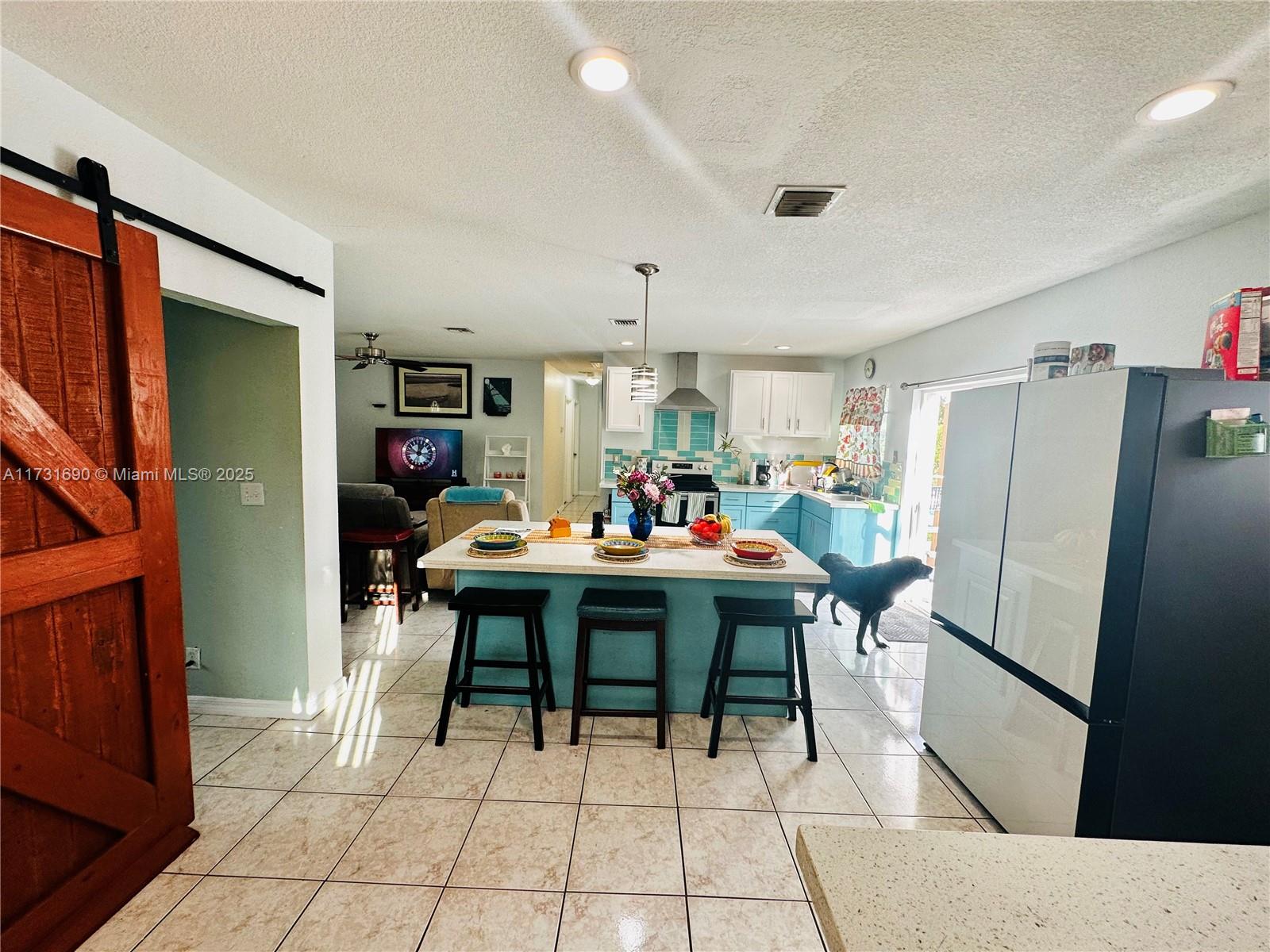 BROADVIEW COUNTRY CLUB - Residential