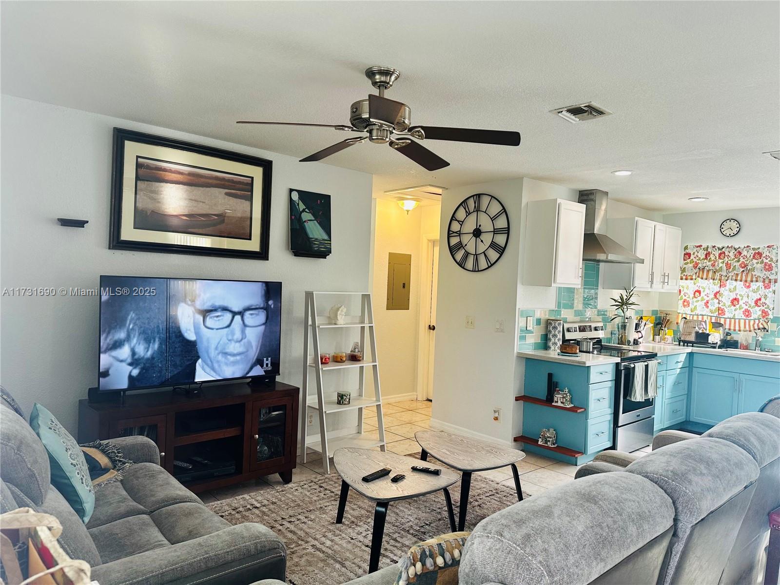 BROADVIEW COUNTRY CLUB - Residential