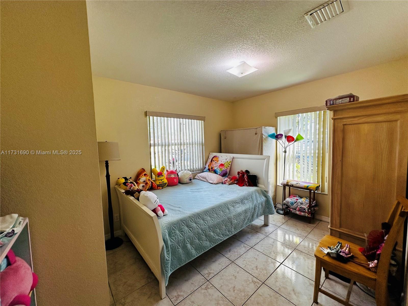 BROADVIEW COUNTRY CLUB - Residential