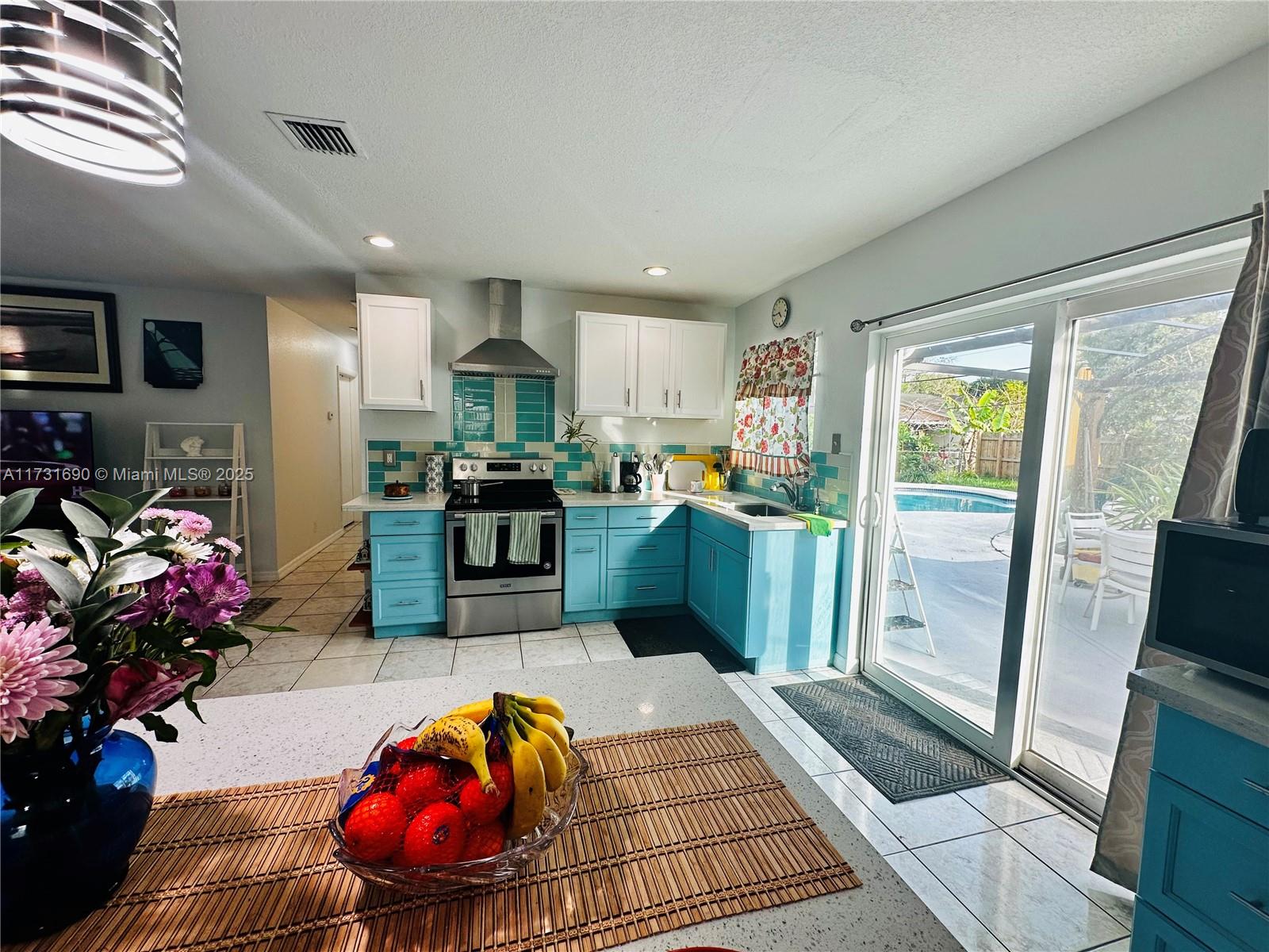 BROADVIEW COUNTRY CLUB - Residential