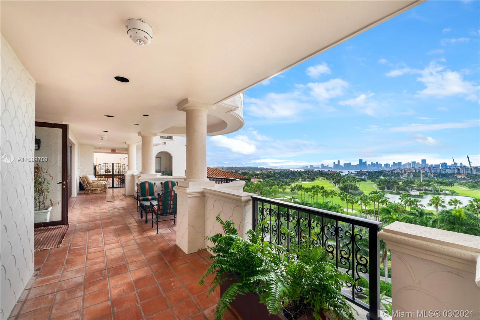 OCEANSIDE FISHER ISL COND - Residential