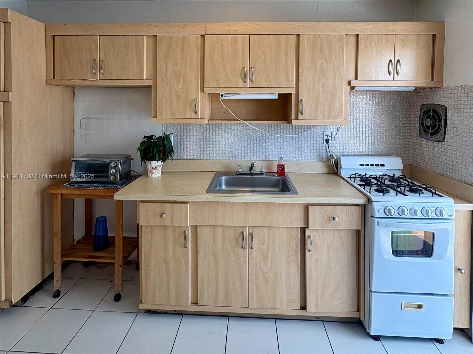 JEFFERSONIAN CONDO - Residential