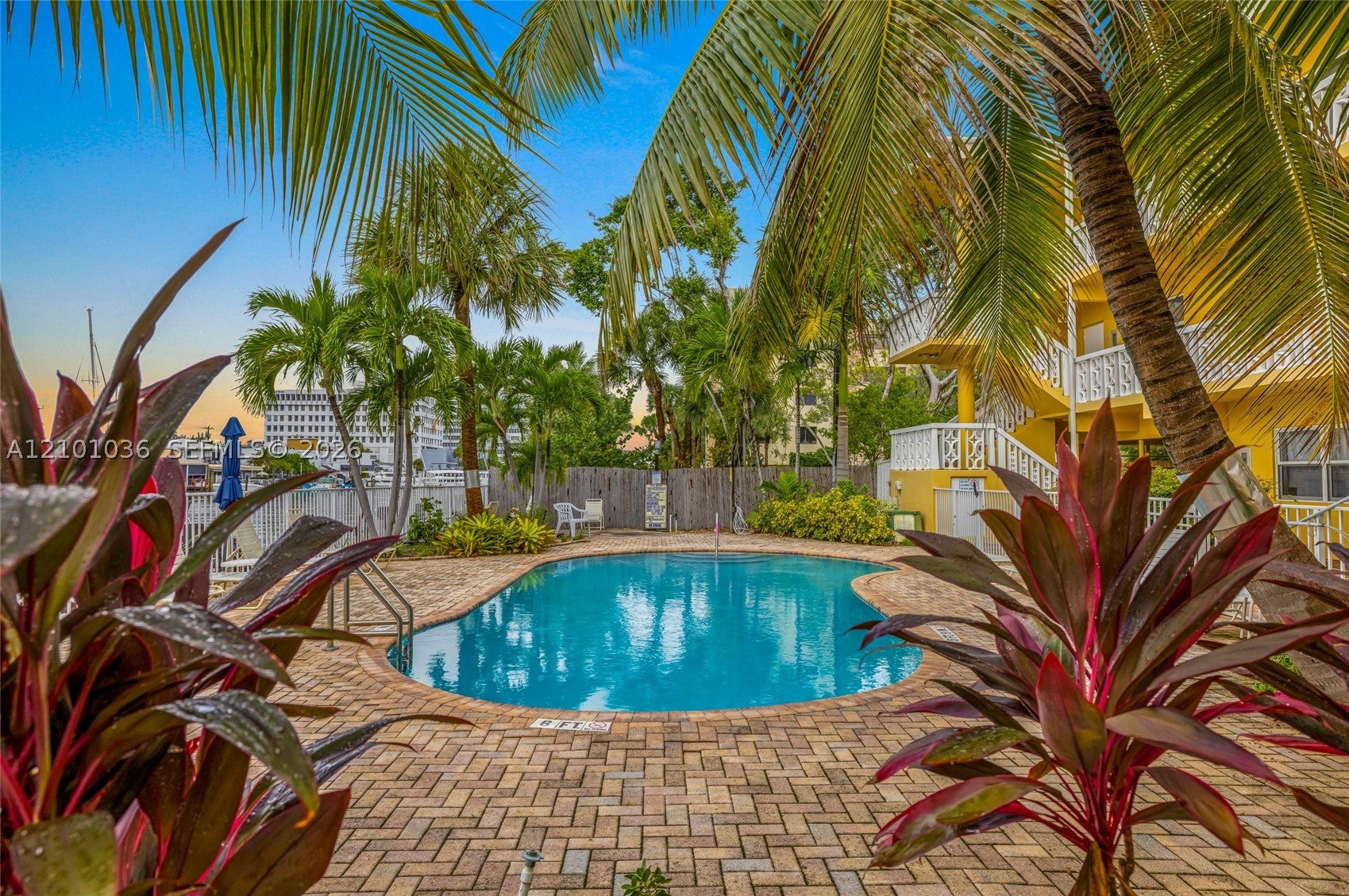 815 Middle River Dr