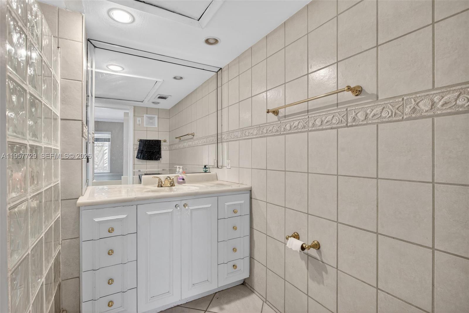 MANOR GROVE VILLAGE ONE I - Residential