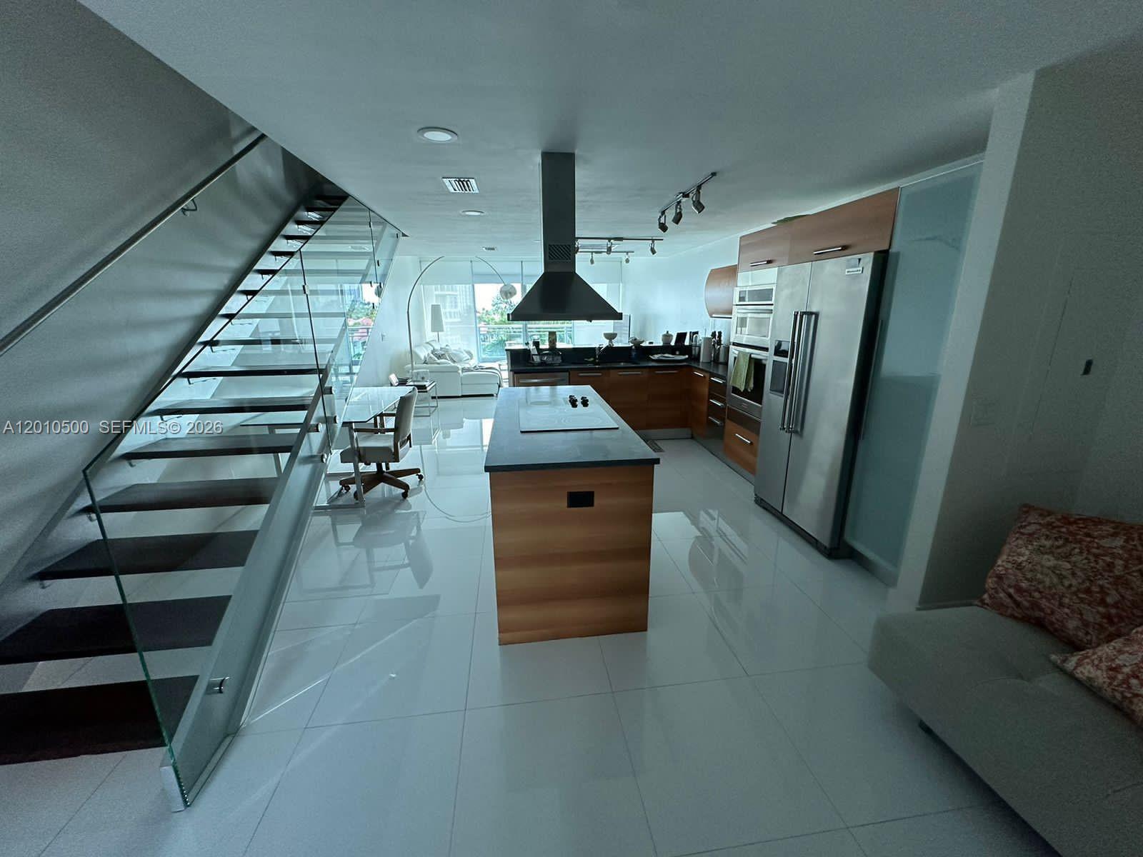 2950 NE 188th St 448