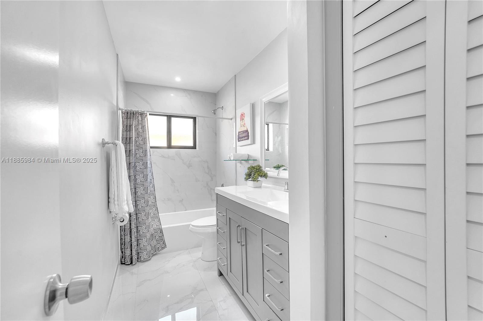 NEW LIBERIA - Residential