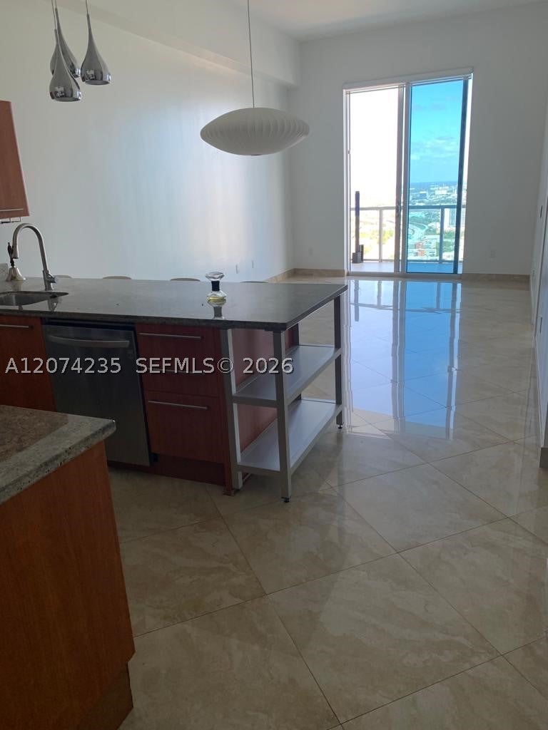 185 SW 7th St 4303
