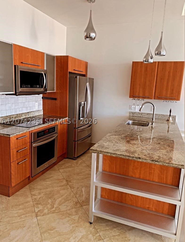 185 SW 7th St 4303