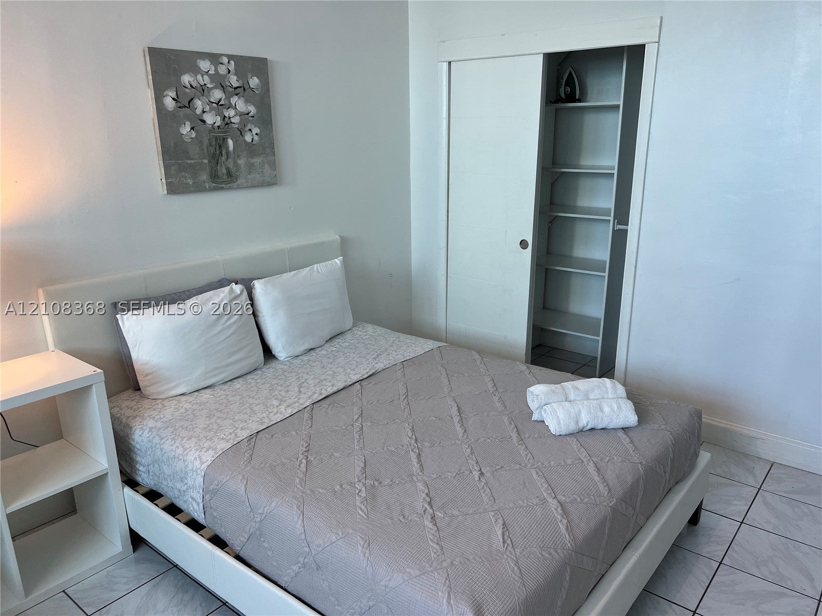 5445 Collins Ave 424