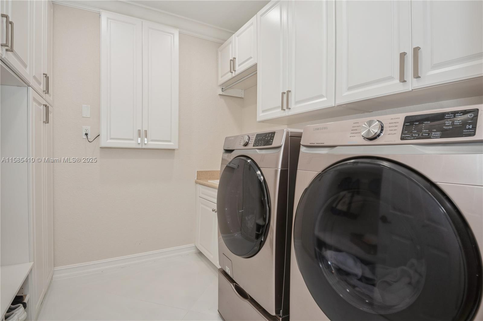 BAY HILL ESTATES - Residential