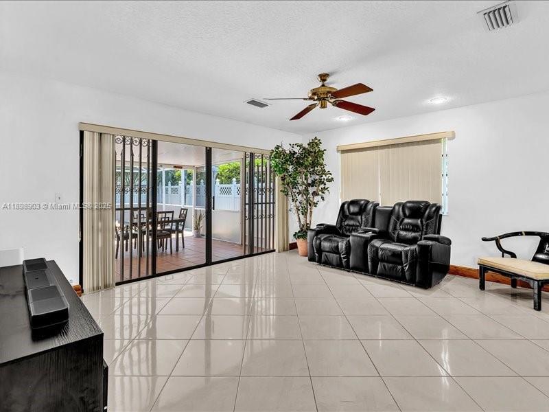 MANGO GARDENS - Residential