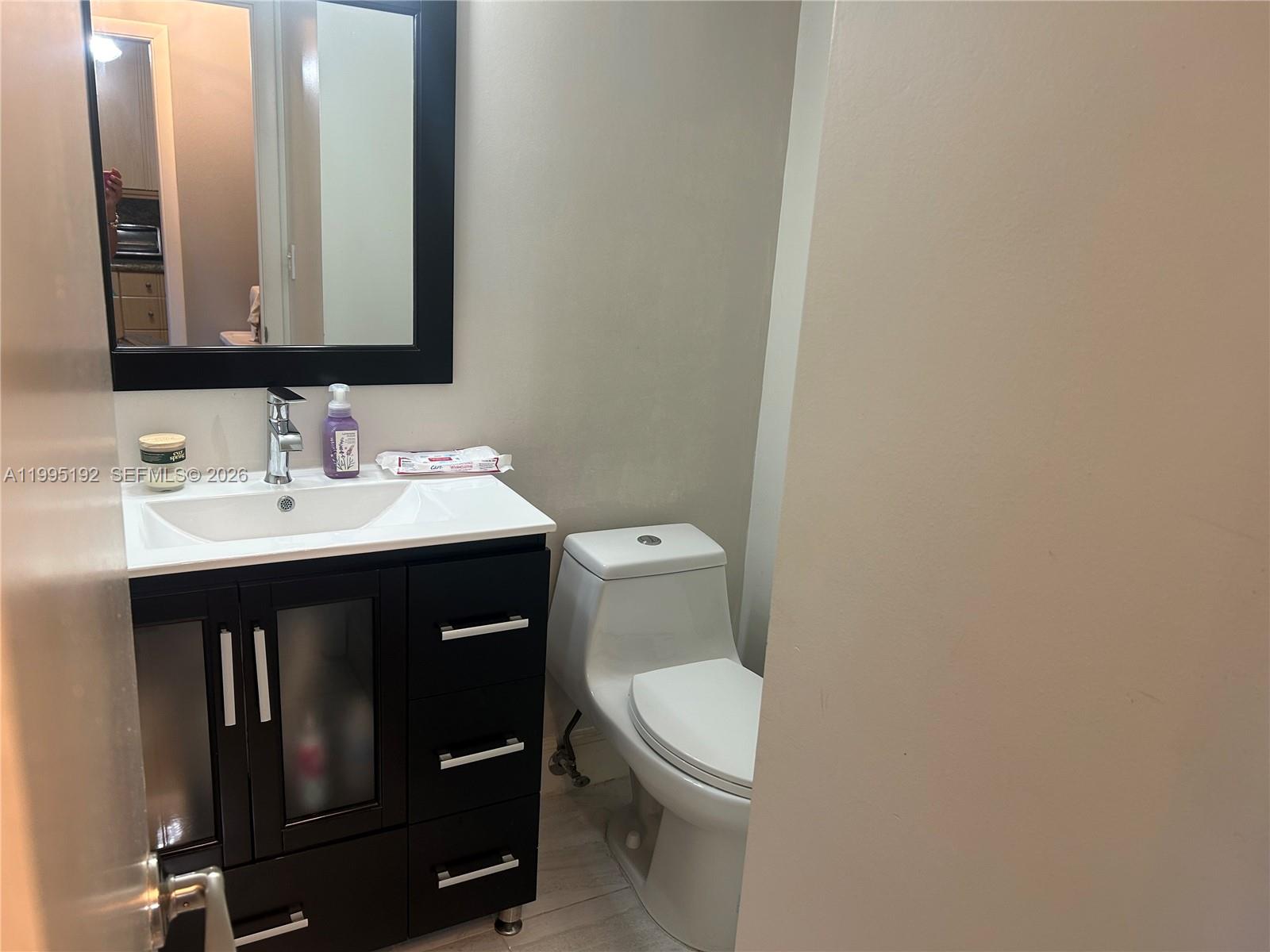 HOLLYBROOK GOLF AND - Residential Lease