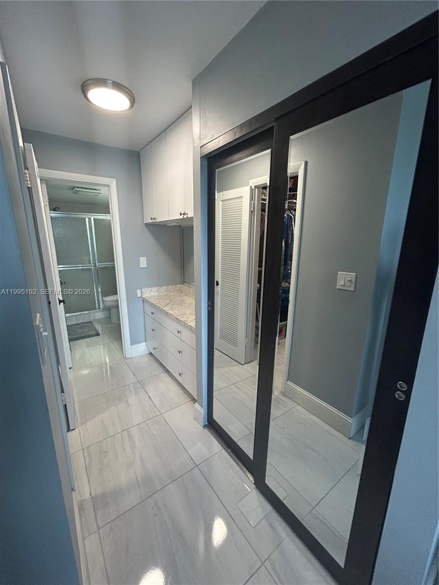 HOLLYBROOK GOLF AND - Residential Lease