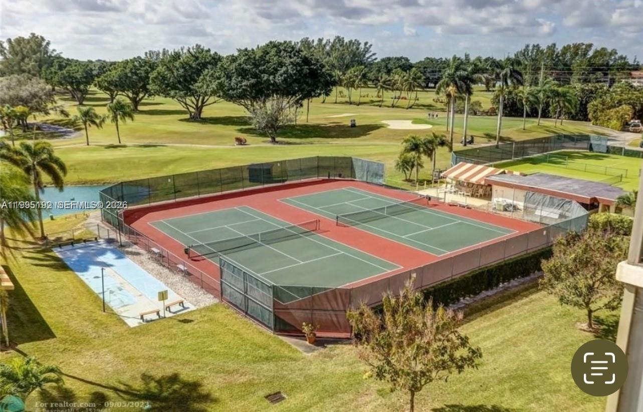 HOLLYBROOK GOLF AND - Residential Lease