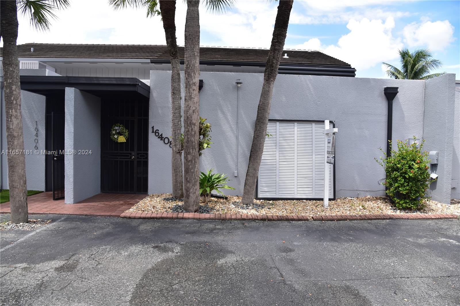 MIAMI LAKES WINDMILL GATE - Residential