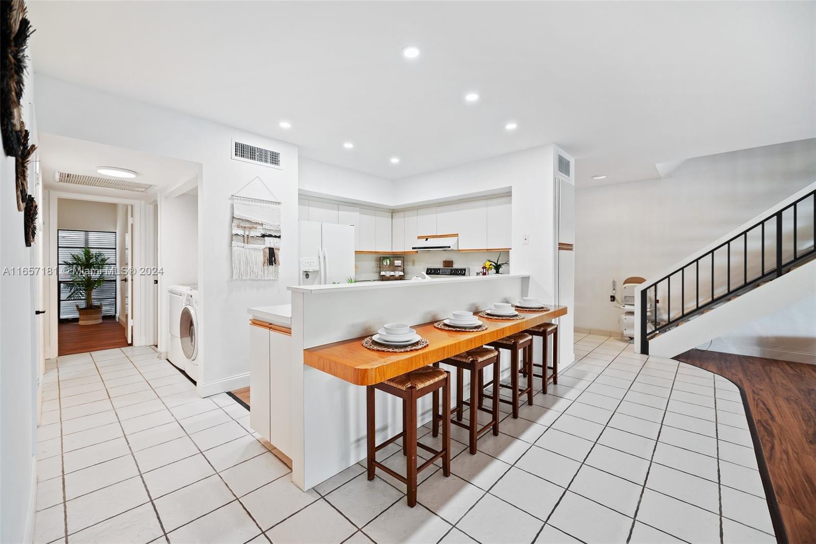 MIAMI LAKES WINDMILL GATE - Residential