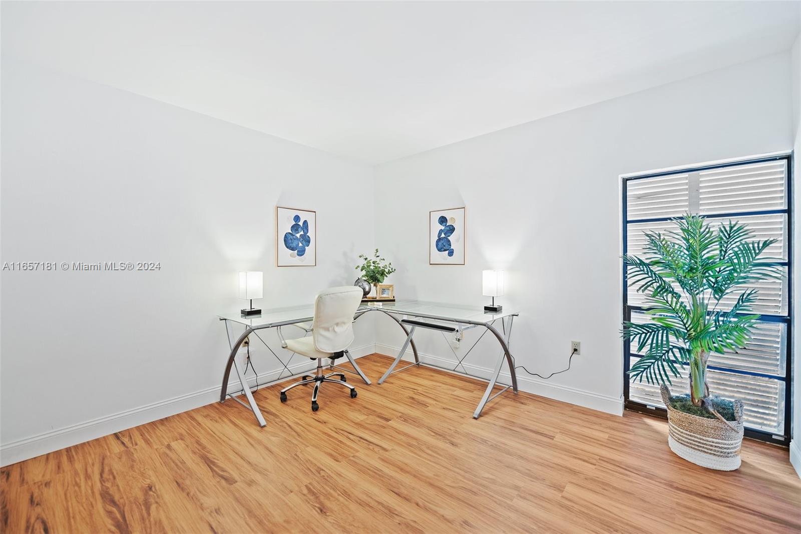 MIAMI LAKES WINDMILL GATE - Residential