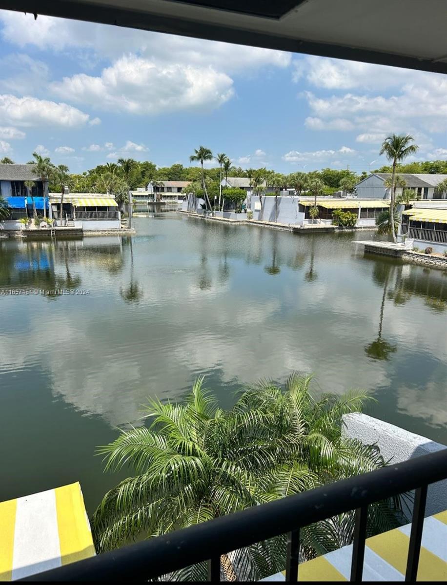 MIAMI LAKES WINDMILL GATE - Residential