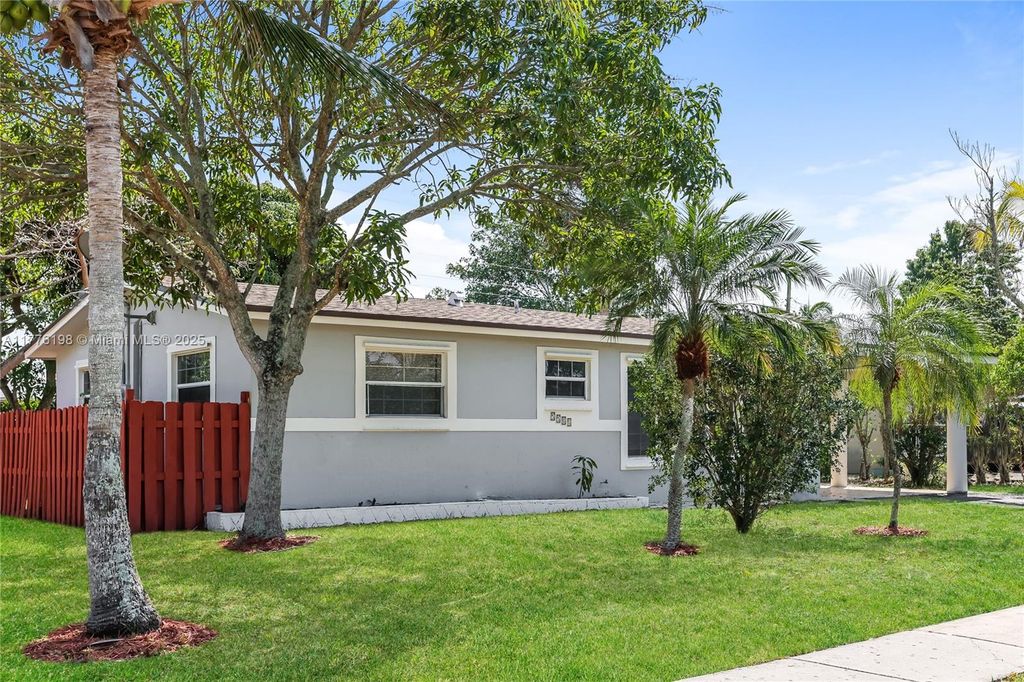 Photo of 5500 SW 7th St, Margate, FL 33068 (MLS # A11776198)