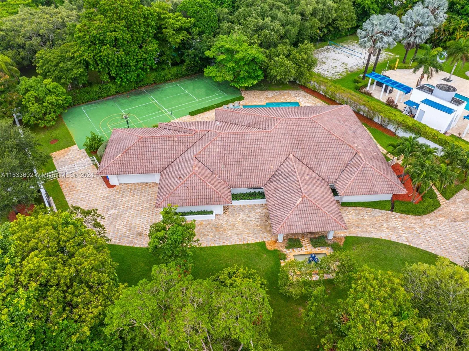 Coral Gables, Florida 33156, United States, 6 Bedrooms Bedrooms, ,6 BathroomsBathrooms,Residential,Active,49935