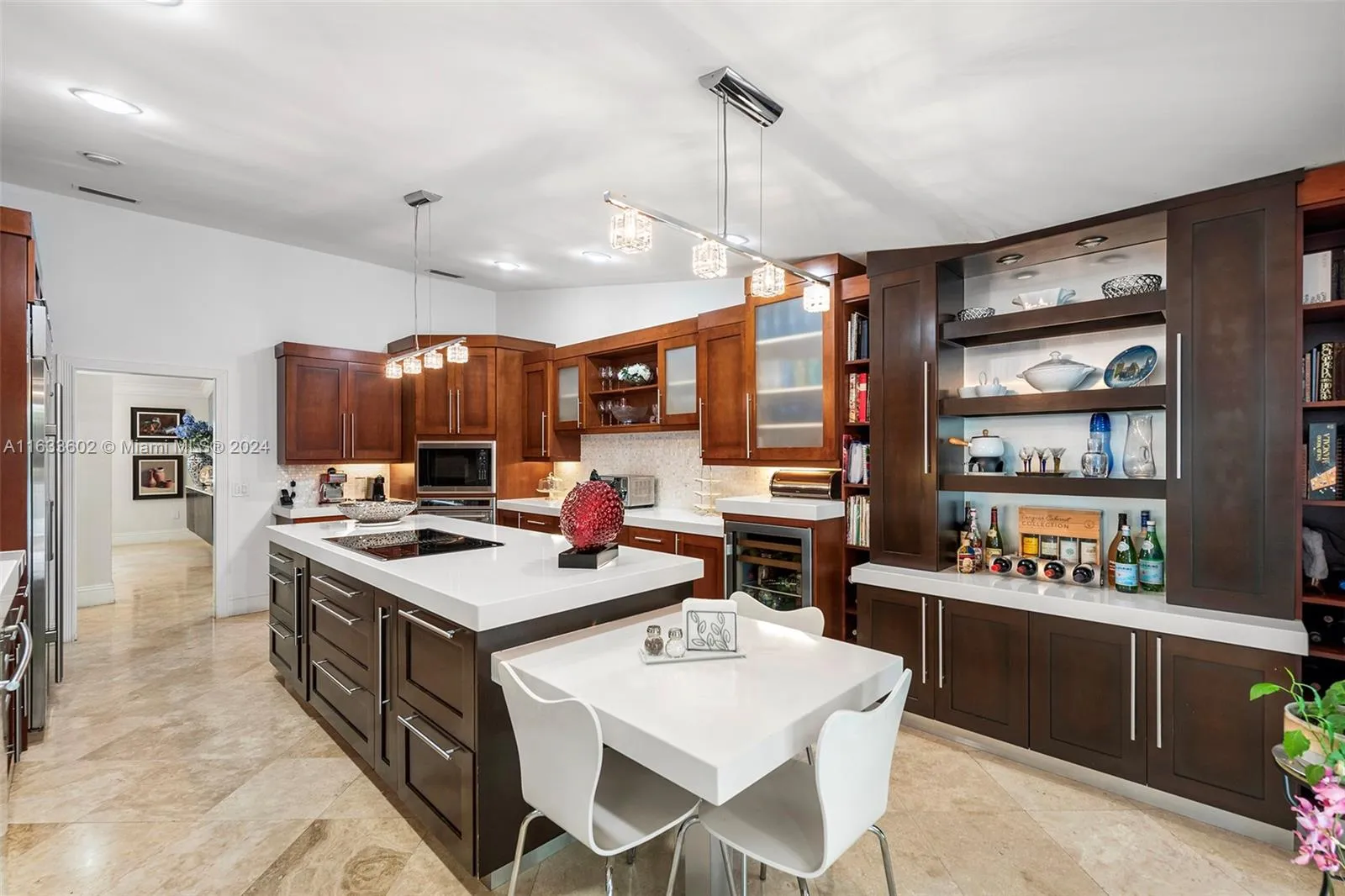 Coral Gables, Florida 33156, United States, 6 Bedrooms Bedrooms, ,6 BathroomsBathrooms,Residential,Active,49935