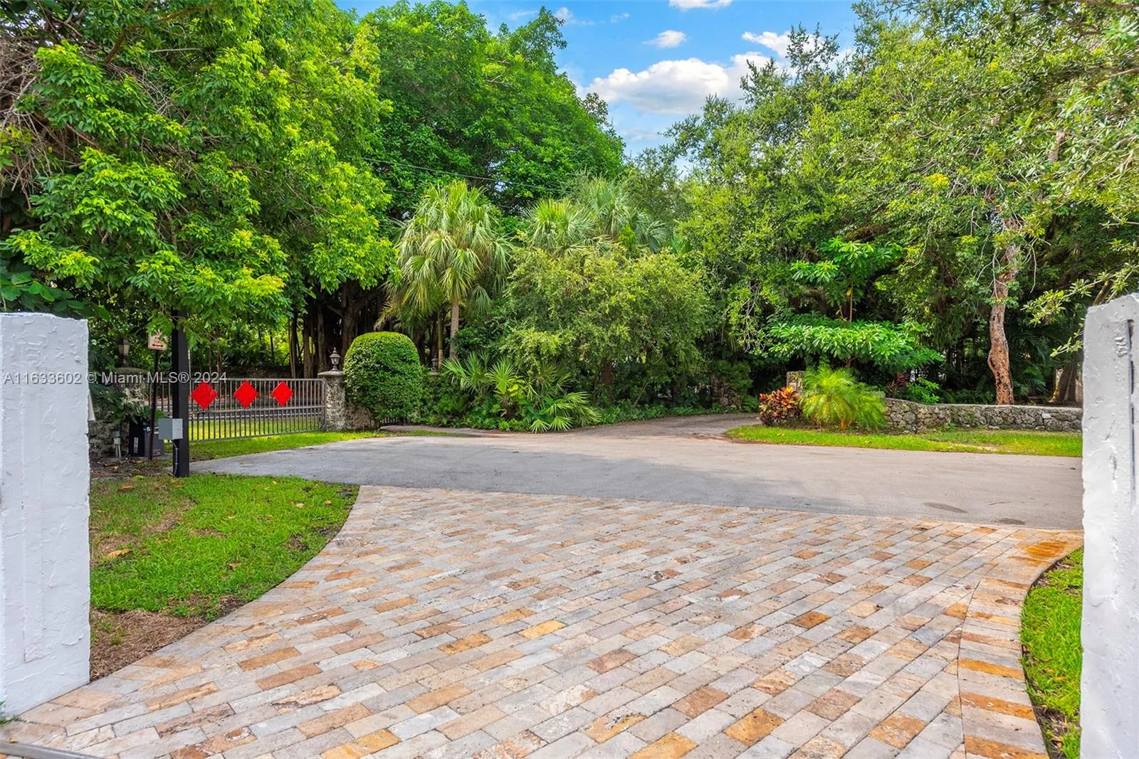 Coral Gables, Florida 33156, United States, 6 Bedrooms Bedrooms, ,6 BathroomsBathrooms,Residential,Active,49935