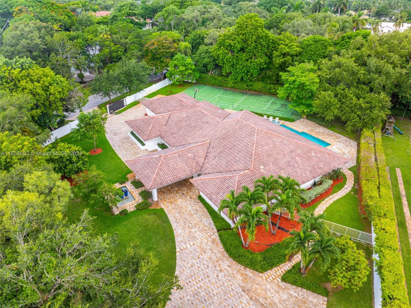 Coral Gables, Florida 33156, United States, 6 Bedrooms Bedrooms, ,6 BathroomsBathrooms,Residential,Active,49935
