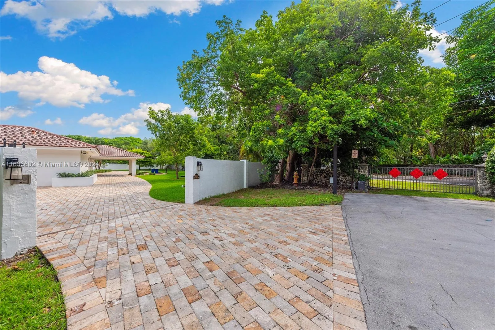 Coral Gables, Florida 33156, United States, 6 Bedrooms Bedrooms, ,6 BathroomsBathrooms,Residential,Active,49935