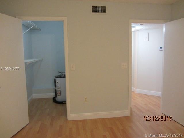 LAS VISTAS AT DORAL CONDO - Residential