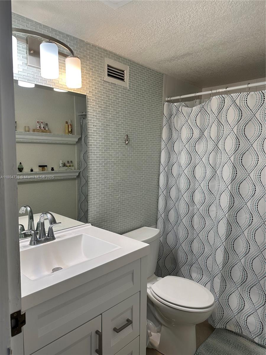 WAVE CONDO - Residential Lease