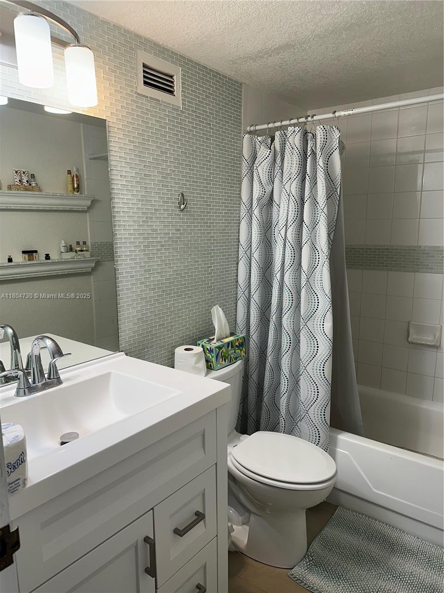 WAVE CONDO - Residential Lease