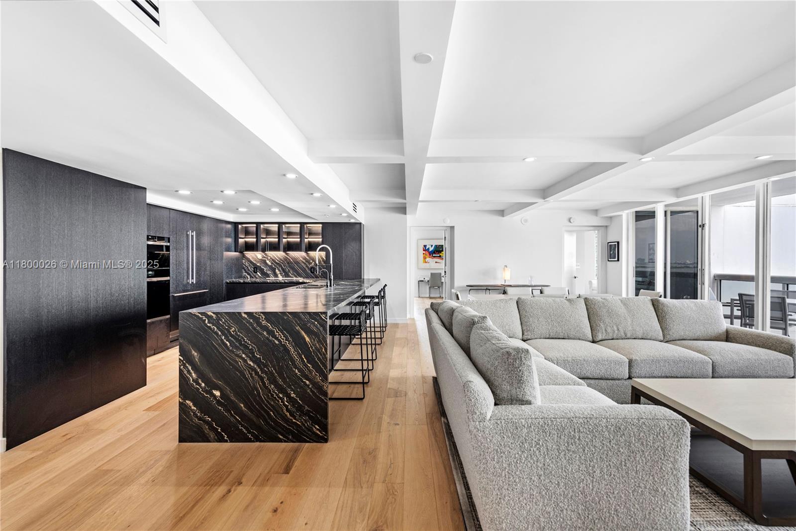 SUNSET HARBOUR SOUTH COND - Residential