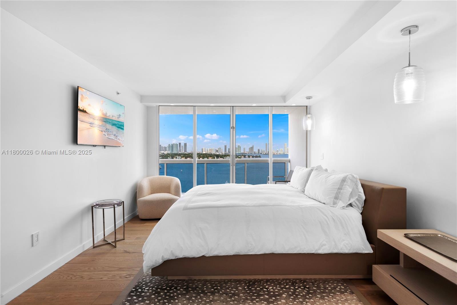 SUNSET HARBOUR SOUTH COND - Residential
