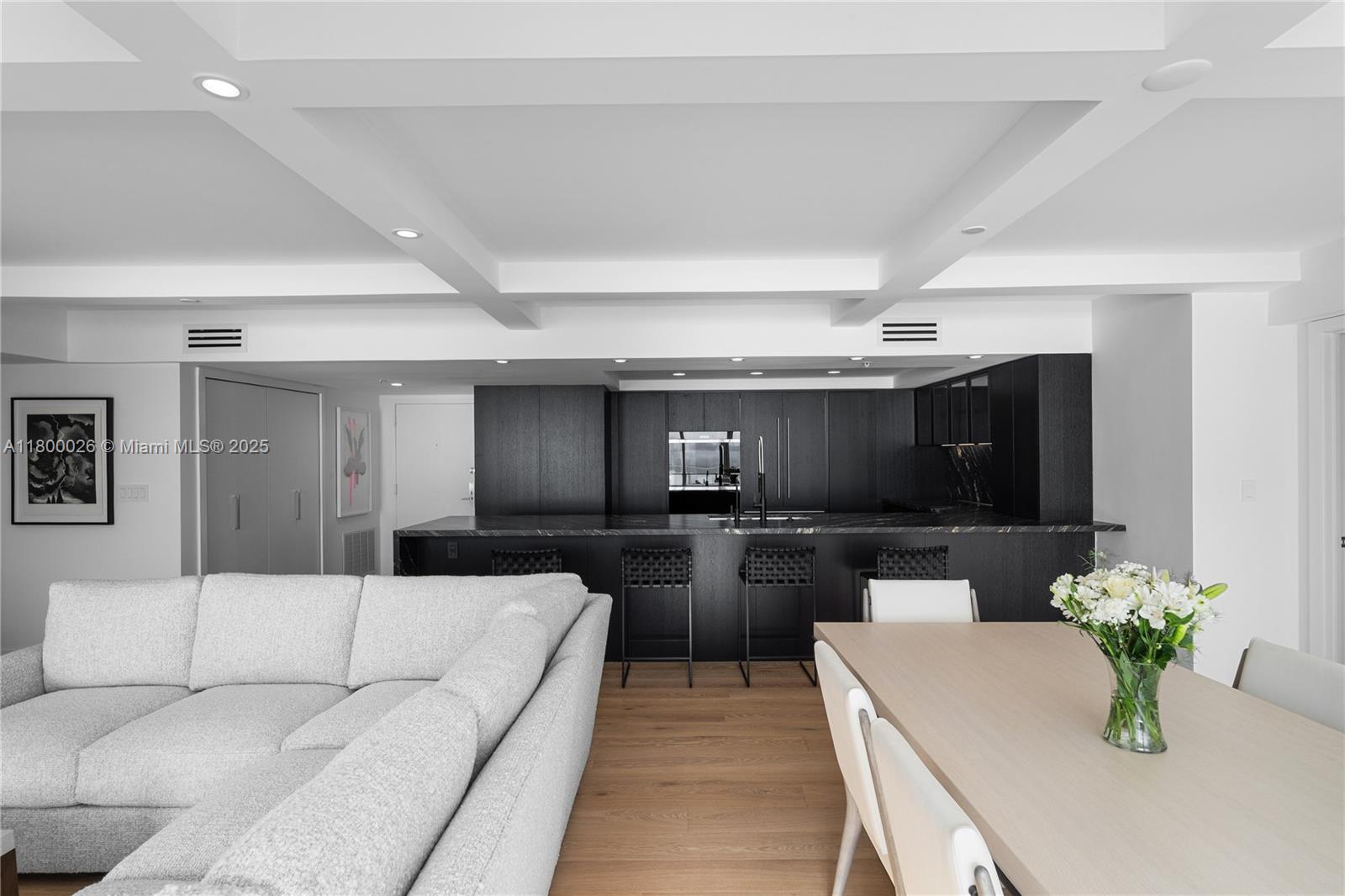 SUNSET HARBOUR SOUTH COND - Residential