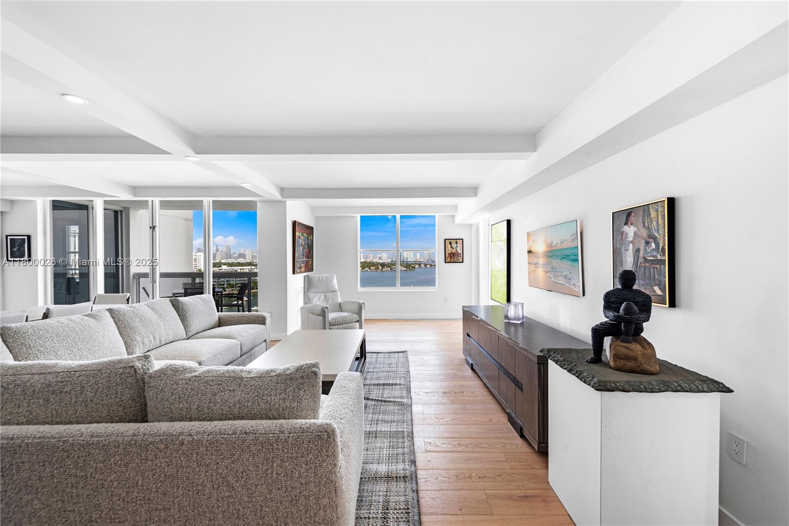 SUNSET HARBOUR SOUTH COND - Residential