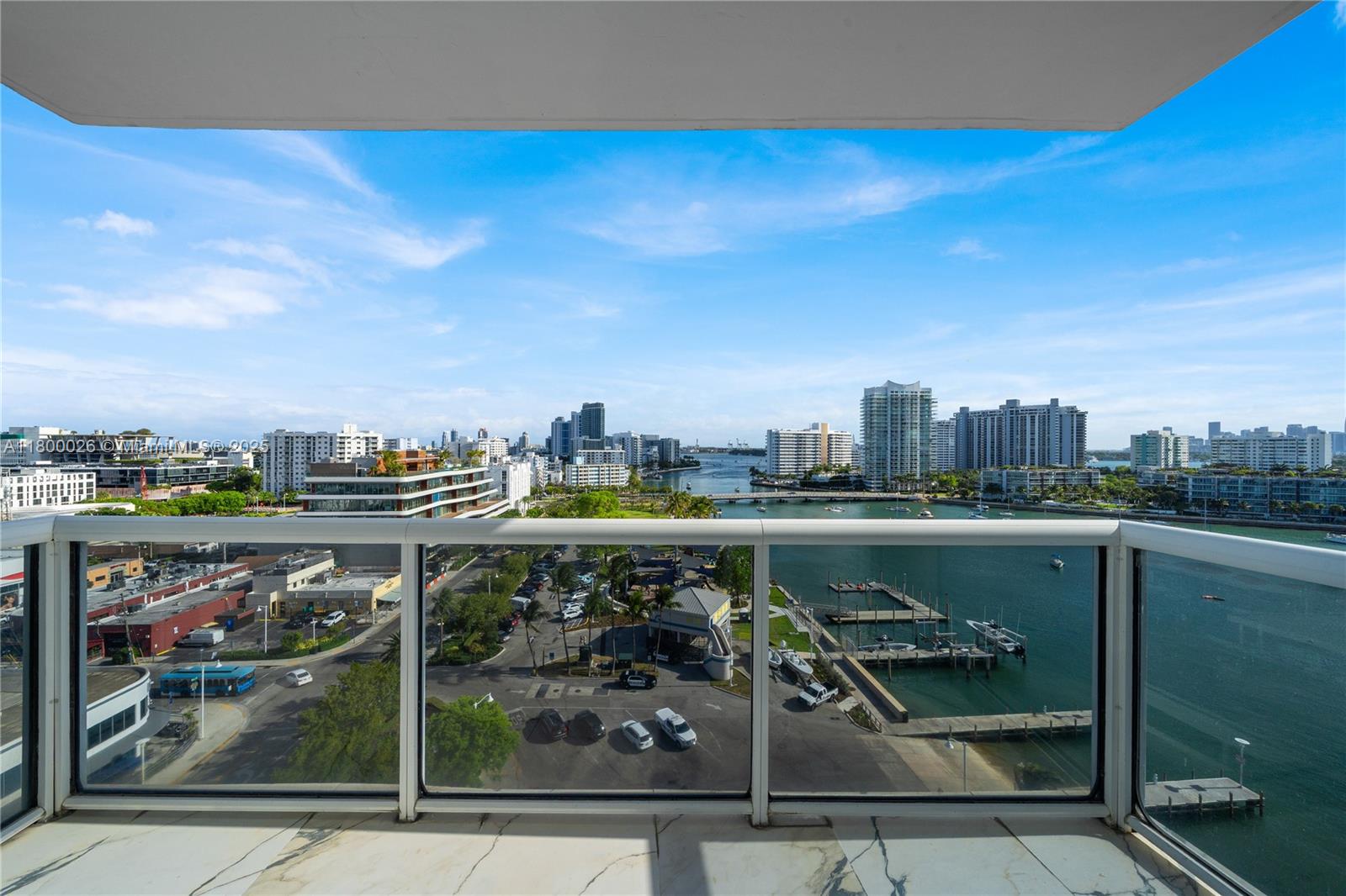 SUNSET HARBOUR SOUTH COND - Residential