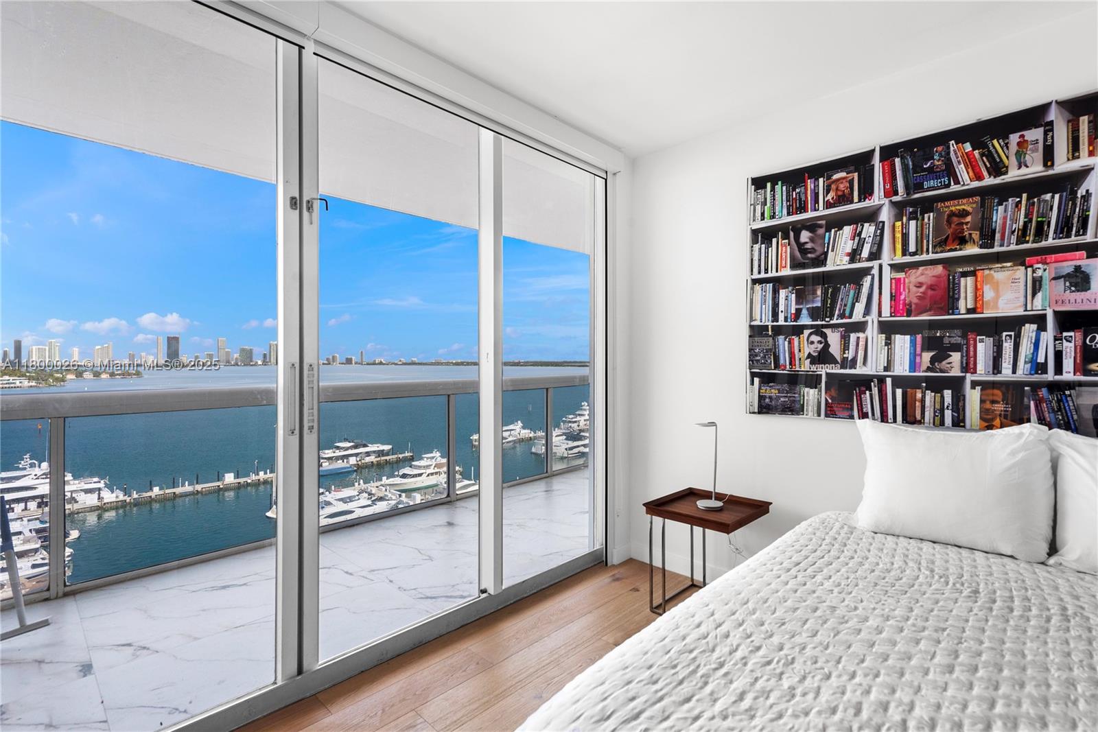SUNSET HARBOUR SOUTH COND - Residential