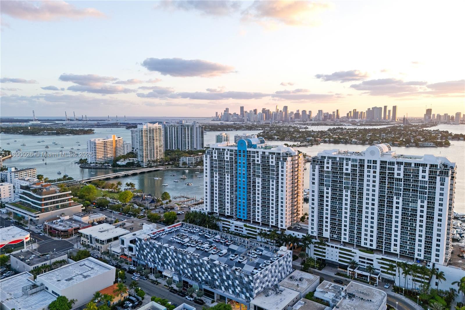 SUNSET HARBOUR SOUTH COND - Residential