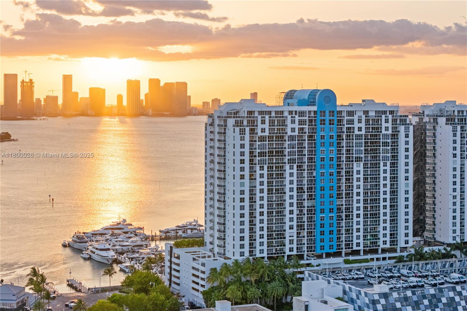 SUNSET HARBOUR SOUTH COND - Residential
