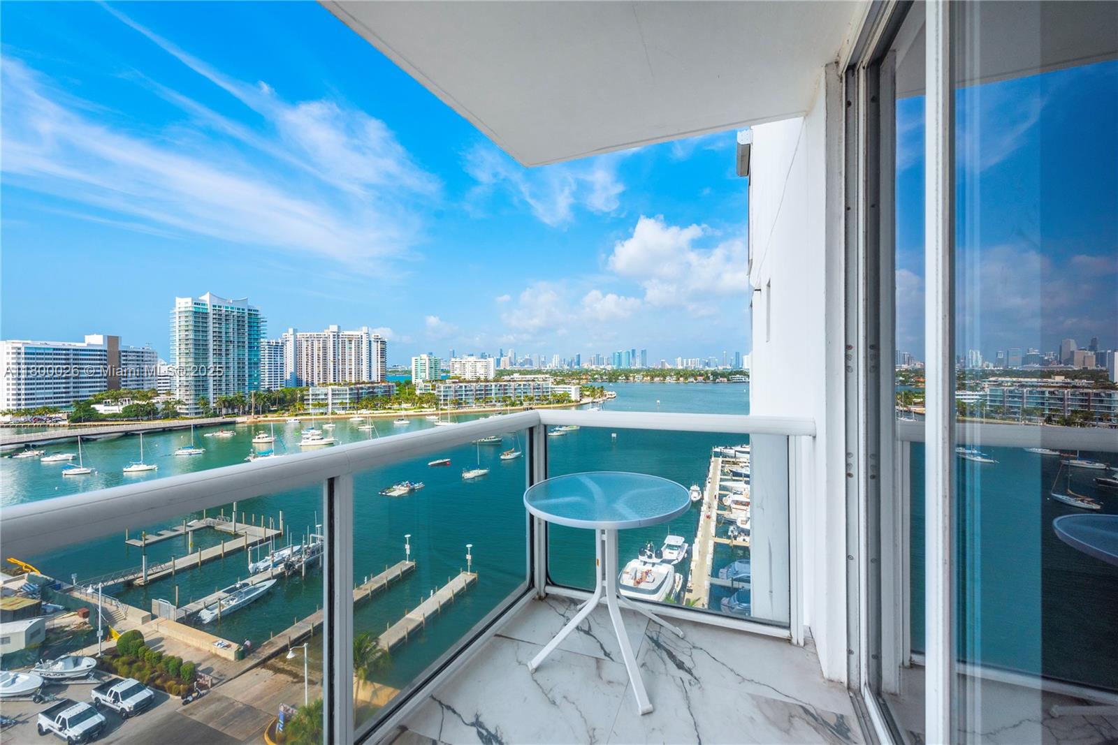 SUNSET HARBOUR SOUTH COND - Residential
